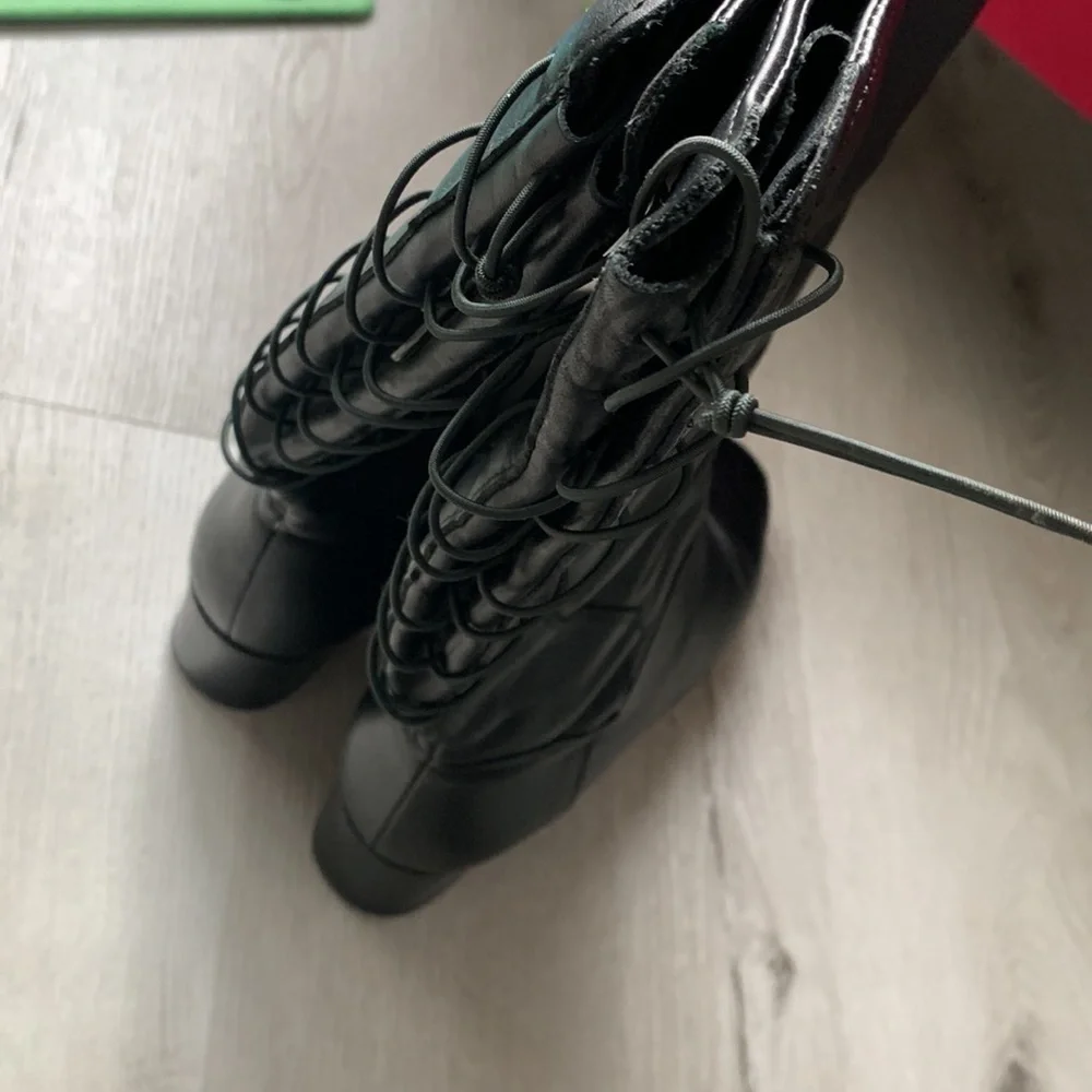 Size 9 1/2 B.Regence Black Leather‎ Boots Made In Canada lace up wide zipper